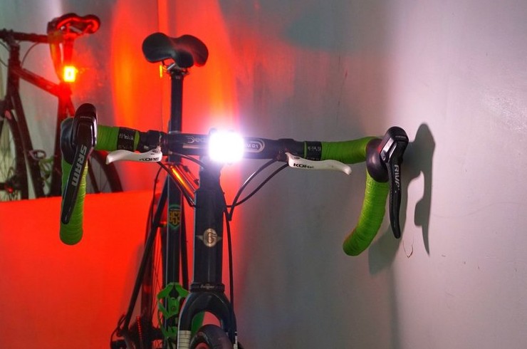 Велосипедный фонарь Orb Droid как часть выноса руля - «Велоновости»