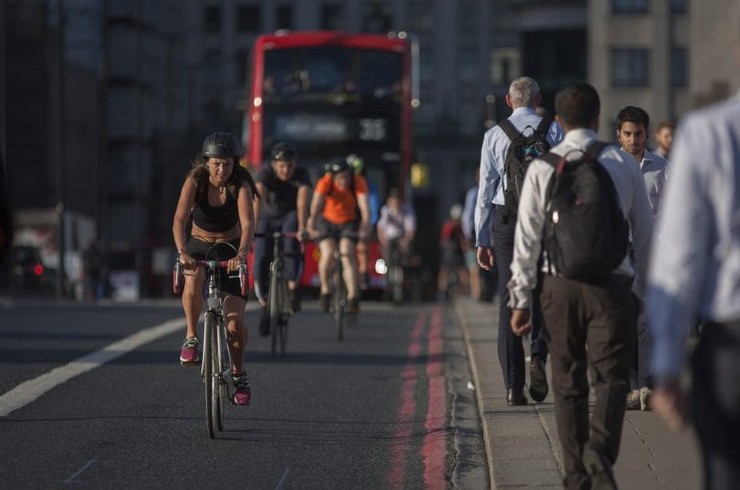 Переодетая полиция в Великобритании катается на велосипедах - «Велоновости»