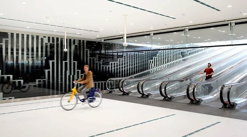 Велопарковка в Гааге похожа на музей - «Велоновости»