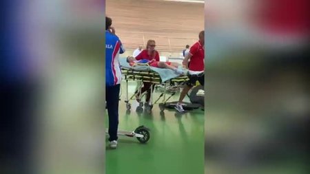 Велогонщик Свешников потерял сознание после падения на турнире, с ним работают врачи - «Велоспорт»
