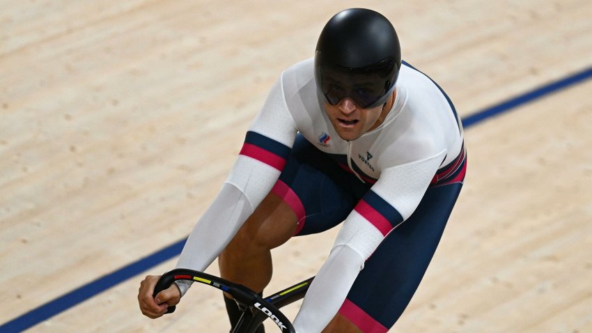 Дмитриев вышел в 1/8 финала спринта в велоспорте на треке на Олимпиаде - «Велоспорт»