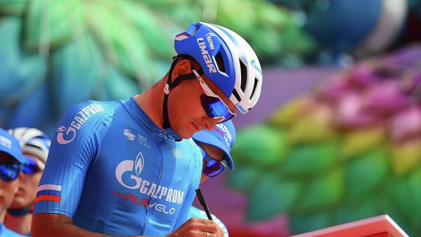 Велогонщик Страхов стал третьим на шестом этапе "Тура Абу-Даби" - «Велоспорт»