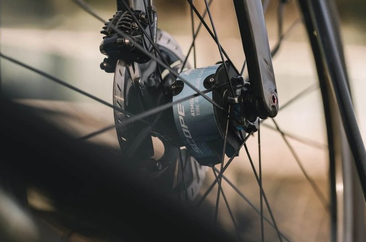 Scope Atmoz позволяет регулировать давление в шинах велосипеда прямо на ходу - «Велоновости»