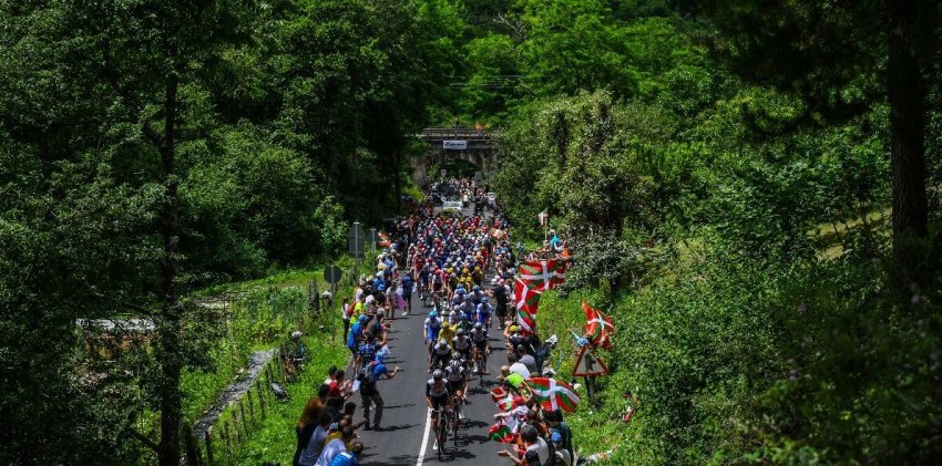 Несколько велогонщиков прокололи шины на втором этапе «Тур де Франс», наехав на гвозди - «Велоспорт»