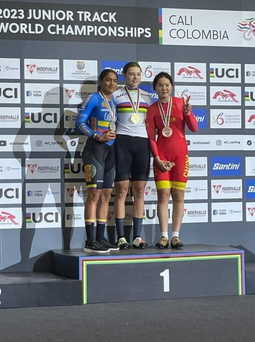 «Терпи, мы не сдаёмся». Российская спортсменка героически победила на чемпионате мира - «Велоспорт»