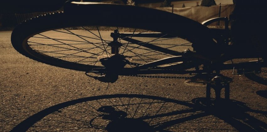 Два человека погибли при аварии КАМАЗа, въехавшего в группу велогонщиков в Ленобласти - «Велоспорт»
