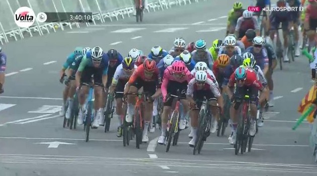 Марейн ван дер Берг выиграл спринт на 4-м этапе Вуэльты Каталонии-2024 - «Велоновости»