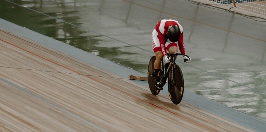 Кирильцев отправлен в больницу после падения на ЧМ, Валгонен тоже получила повреждения - «Велоспорт»